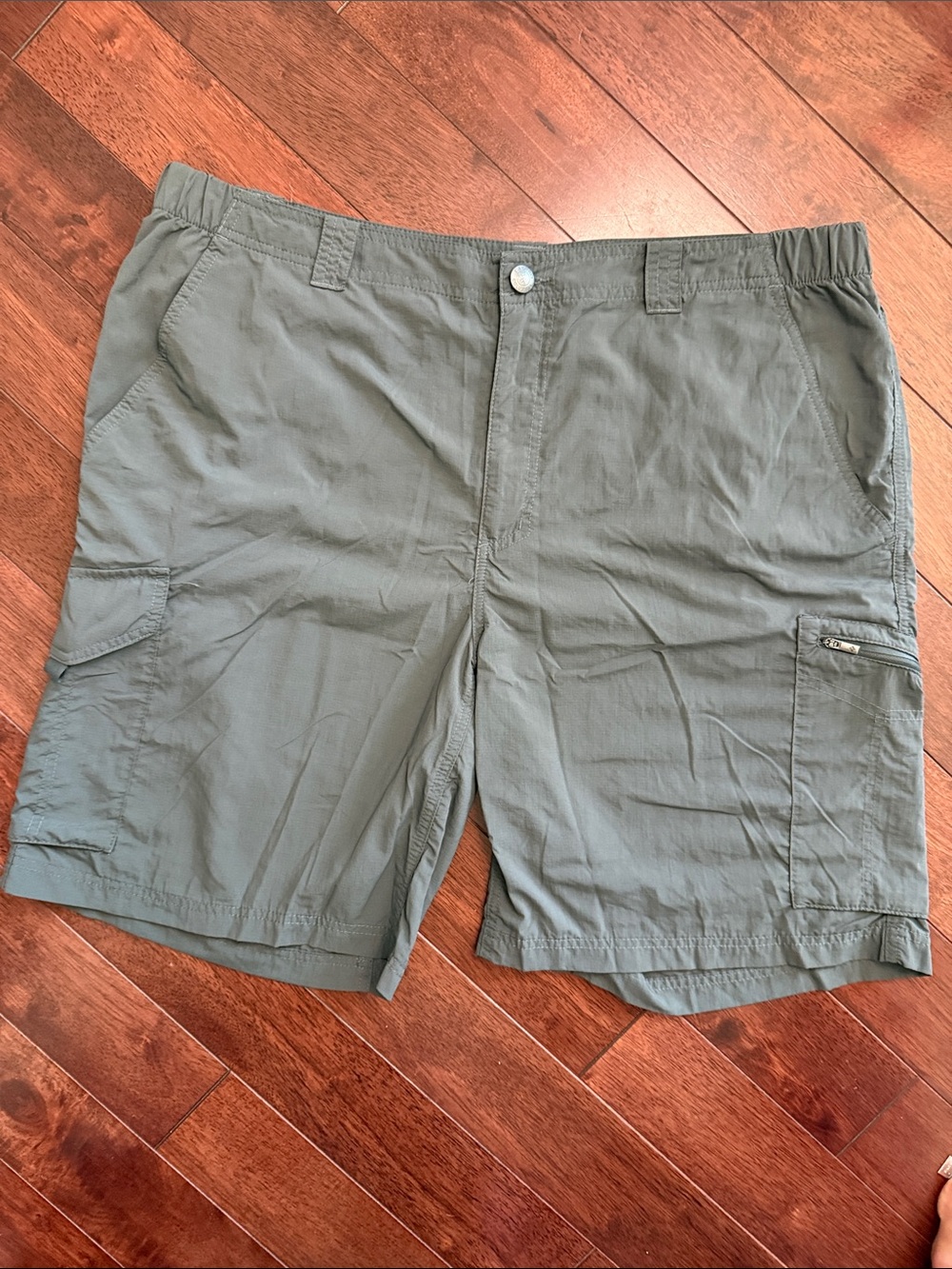 ❤️ NWOT Columbia Omni Shade Grey Lightweight Quick Dry Cargo Shorts 40
